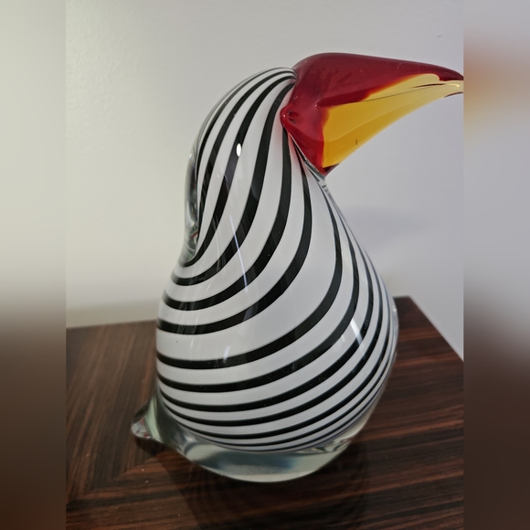 Vintage Murano  Toucan Glass Bird Figurine, Black & White Spiral. 9.5" Tall - Picture 7 of 16